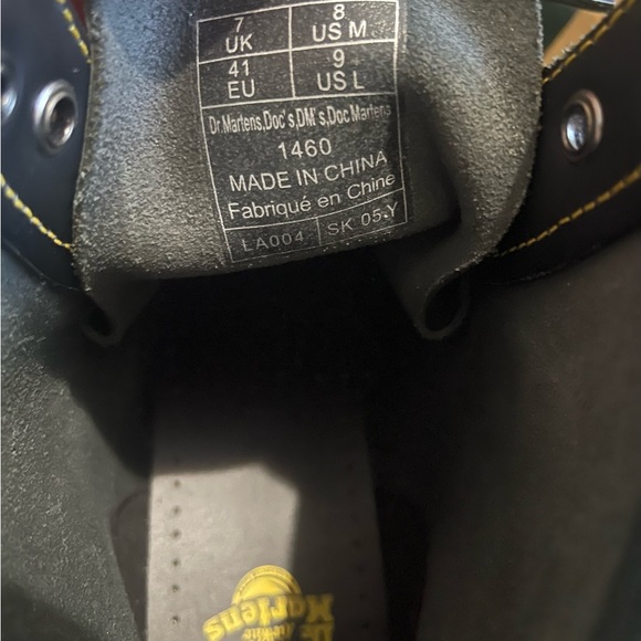 Original DR. MARTENS 1460 Boots LA004 Size 8Men-9Women Black Leather Yellow - Picture 6 of 7